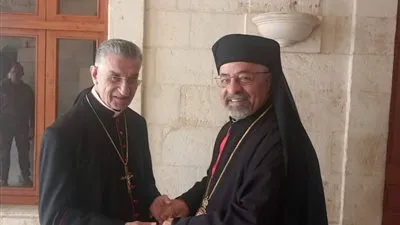 غبطة البطريرك الأنبا إبراهيم إسحق يصل لبنان للمشاركة في زيارة قداسة البابا لاون الرابع عشر