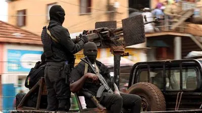 انقلاب غينيا بيساو يهز غرب إفريقيا: العسكريون يعزلون الرئيس إمبالو ويشكلون حكومة انتقالية لعام كامل