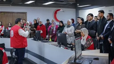 «اتحاد بشبابها» يزور الهلال الأحمر المصري ويشارك في تعبئة المساعدات الإنسانية المتجهة إلى غزة