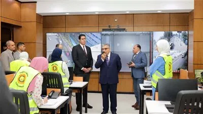محافظ الدقهلية يتفقد مركز الشبكة الوطنية للطوارئ ويؤكد على سرعة الاستجابة لشكاوى المواطنين