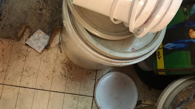 ضبط 600 كجم جبن ولانشون فاسد بمخزن غير مرخص في بنها