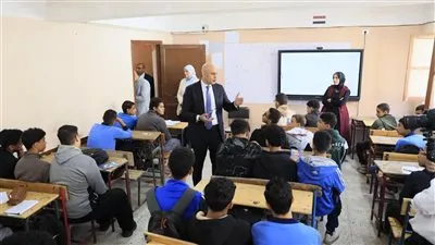 وزير التعليم يواصل جولته التفقدية بزيارة مدرستين بإدارة التبين التعليمية بمحافظة القاهرة لمتابعة سير العملية التعليمية