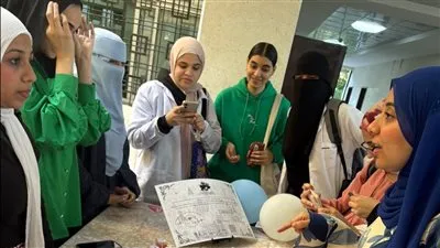 رحلة شيقة لاستكشاف عالم النباتات الطبية والزيوت الأساسية خلال يوم العلاج بالنباتات والروائح