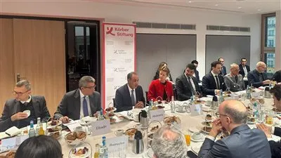 وزير الخارجية يشارك في جلسة حوارية بمؤسسة Korber Stiftung بحضور عدد من رؤساء وممثلى مراكز الأبحاث الألمانية