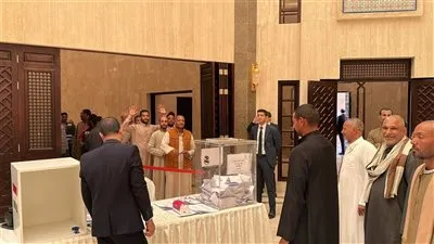 إقبال الجالية المصرية بالرياض لإعادة التصويت على دوائر المرحلة الأولى الملغاة