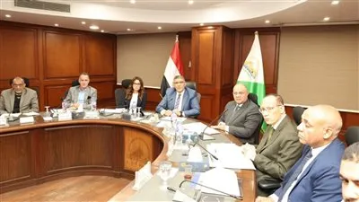 محافظ الجيزة يعقد اللقاء الأسبوعي للاستماع إلى شكاوى المواطنين بأحياء العجوزة والدقي والهرم