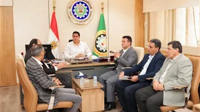 نائب محافظ الدقهلية يعقد اجتماعا لدعم سياسة التحول الرقمي وتقديم الخدمات المميكنة من خلال تطبيق موحد