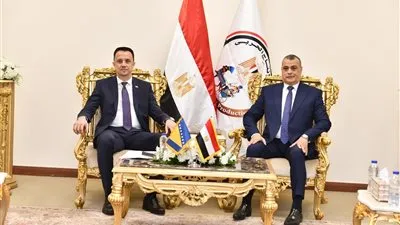 وزير الدولة للإنتاج الحربي ووزير الطاقة والتعدين البوسني يناقشان سبل التعاون
