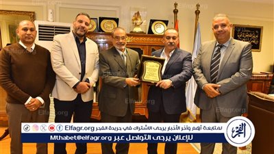 محافظ أسيوط يلتقي نقيب العلاج الطبيعي لمناقشة إنشاء كلية ومراكز جديدة