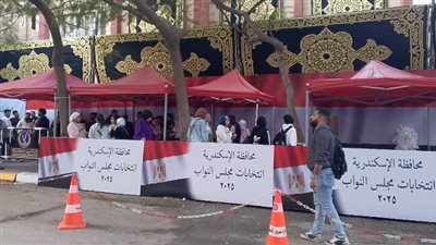 استئناف التصويت بعد ساعة الراحة في إعادة انتخابات مجلس النواب بدائرة الرمل بالإسكندرية