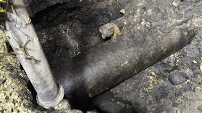 محافظ الجيزة يتفقد عملية اصلاح كسر خط مياه أمام مستشفى أم المصريين 