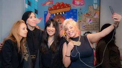 بمشاركة 66 فنانًا تشكيليا من 18 دولة عربية واوروبية.. سفراء ومشاهير يحتفلون بإطلاق معرض 