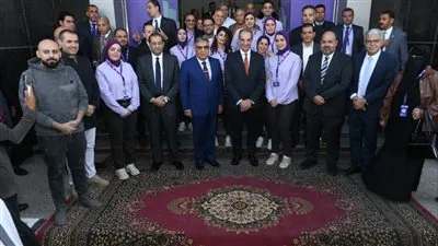 محافظ الدقهلية ووزير الاتصالات يتفقدان سير العمل في سنترال المنصورة