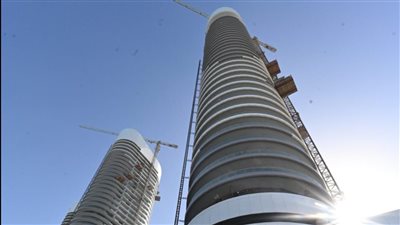 وزير الإسكان يتفقد برج LD04 ضمن الأبراج الشاطئية وكومبوند