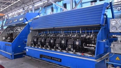 وزير قطاع الأعمال يتلقى تقريرًا حول التشغيل التجريبي لمشروع إنتاج السلك الجديد بمصر للألومنيوم