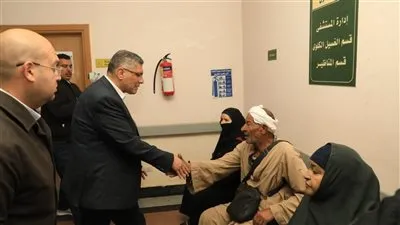 محافظ الجيزة يتابع انتظام العمل داخل مستشفى الصف المركزي ووحدة طب أسرة الفهميين