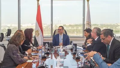وزير الاستثمار يبحث مع اتحاد المستثمرات العرب تعزيز التعاون المشترك لفتح آفاق استثمارية جديدة في إفريقيا والمنطقة العربية