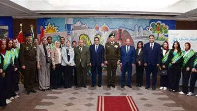 قوات الدفاع الشعبى والعسكرى تنظم زيارة لعدد من طلبة جامعة القاهرة ومدارس التأسيس العسكرى لمستشفى أبو الريش للأطفال 