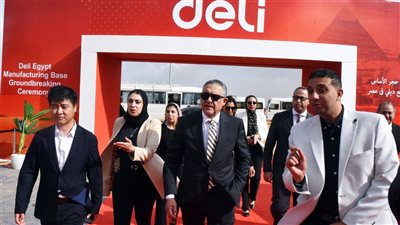 رئيس الهيئة العامة للاستثمار والمناطق الحرة يشارك في وضع حجر الأساس لقاعدة مصنع 