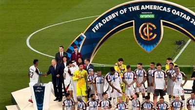 أبو ريدة يسلّم كأس ديربي الأمريكتين لفلامنجو البرازيلي