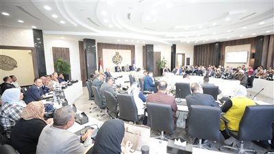 محافظ أسوان يشدد على تكثيف حملات مكافحة السعار وحماية المواطنين من مخاطر الكلاب الضالة