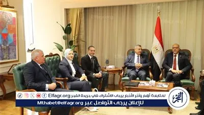 بحضور كمال وزكي.. وزير العمل يستقبل وفد لجنة الطاقة والبيئة بمجلس الشيوخ