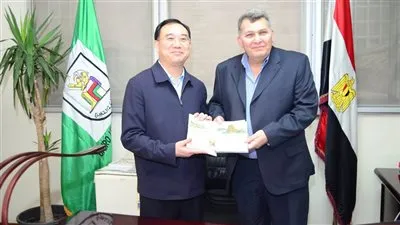 وفد من لجنة الصحة بمقاطعة هوبي الصينية في زيارة رسمية لمستشفى القصر العيني