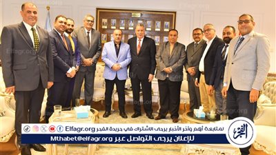 محافظ أسيوط يلتقي مجلس إدارة نادي أسيوط الرياضي بتشكيله الجديد 