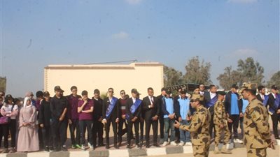 طلاب جامعة الإسكندرية في زيارة ميدانية لقيادة قوات الصاعقة لتعزيز الوعي الوطني