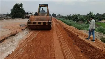 بدء أعمال رصف طريق المريوطية من أسفل محور الضبعة بطول ٢ كم بنطاق مركزي أوسيم ومنشأة القناطر
