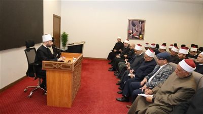 وزير الأوقاف يعقد لقاء موسّع مع قيادات العمل الدعوى والإداري 