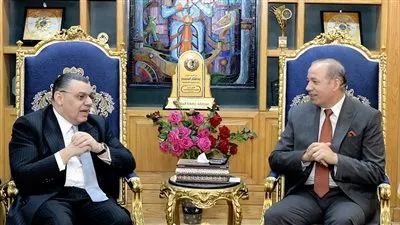 رئيس جامعة المنصورة يستقبل مساعد وزير الخارجية قبيل ندوة «العمل الدبلوماسي»