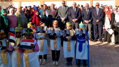 وزير التعليم ومحافظ أسوان يتابعان سير العملية التعليمية بمدرسة الشهيد عمرو فريد المتميزة للغات