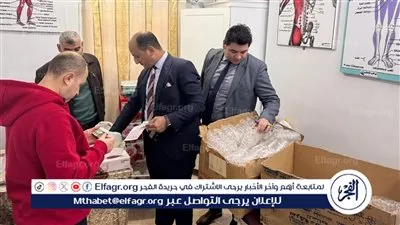 يعالج مرضاه بـ«سم النحل».. النيابة تحقق في إنتحال موظف لصفة طبيب ببني سويف