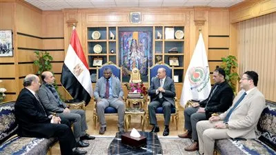 رئيس جامعة المنصورة يستقبل وزير الصحة بدولة جامبيا خلال مشاركته في المؤتمر الدولي لقسم الأمراض النفسية