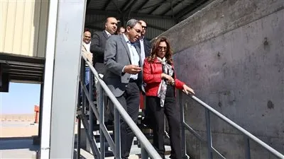 منال عوض ومحافظ قنا يتفقدان مشروع مصنع المعالجة الميكانيكية والبيولوجية والمدفن الصحي 