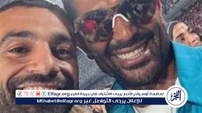 أحمد سعد يهدي محمد صلاح أغنية 'فخر العرب المصري' 
