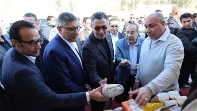 وزير التموين ومحافظ الجيزة يفتتحان سوق اليوم الواحد بمنطقة حدائق الأهرام