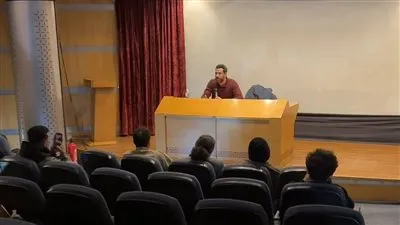 أحمد إسماعيل يكشف أسرار العلاقة بين الممثل وصانع الفيلم في ماستر كلاس بالقاهرة للفيلم القصير