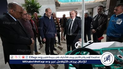 محافظ أسيوط يتفقد نموذجًا لمركبة نقل خفيفة صديقة للبيئة كبديل آمن للتوك توك 