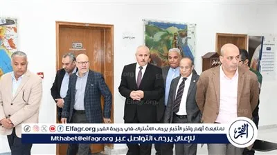 رئيس جامعة قناة السويس يتفقد انتظام لجان امتحانات كلية الآداب والعلوم الإنسانية ويؤكد الانضباط التنظيمي