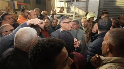محافظ الجيزة يتفقد مصابي حادث انهيار عقار بإمبابة للاطمئنان على حالتهم الصحية