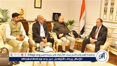 محافظ أسيوط يستقبل وفد إحدى الشركات الهندية لبحث توطين تكنولوجيا حديثة وعالية الكفاءة في رصف الطرق