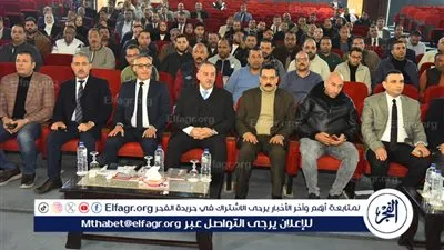 محافظ أسيوط يؤكد على دعمه لشركة النيل للبترول وتوفير منافذ لعرض منتجاتها 