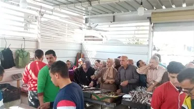 محافظ الدقهلية: استمرار الأسعار المخفضة بالمعرض الدائم للسلع الغذائية بشارع قناة السويس بالمنصورة