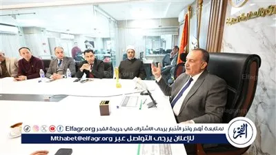 محافظ أسيوط يتابع جولة الإعادة بالدائرة الثالثة من مركز سيطرة الشبكة الوطنية بالمحافظة 