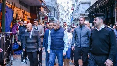 خلال جولاته الميدانية.. محافظة الإسكندرية يشن حملة مكبرة بمنطقة باكوس وشارع سينما ليلى بحي شرق