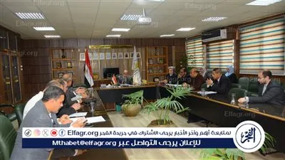 نائب رئيس جامعة أسيوط يترأس اجتماع مجلس إدارة مركز المؤتمرات ودار الضيافة بالجامعة 