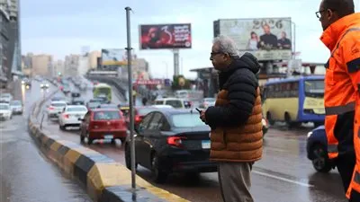 احتياطات ورفع كفاءة قصوى.. رئيس شركة الصرف الصحي يتابع تداعيات النوة الحالية