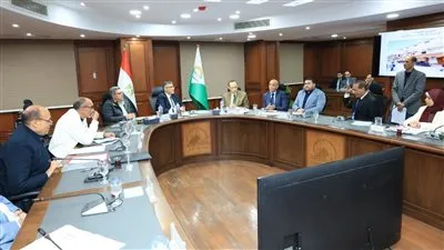 محافظ الجيزة يعقد اللقاء الأسبوعي لبحث شكاوى مواطني الهرم وإمبابة والطالبية